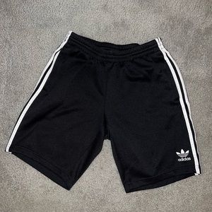 6 in Adidas Originals Shorts